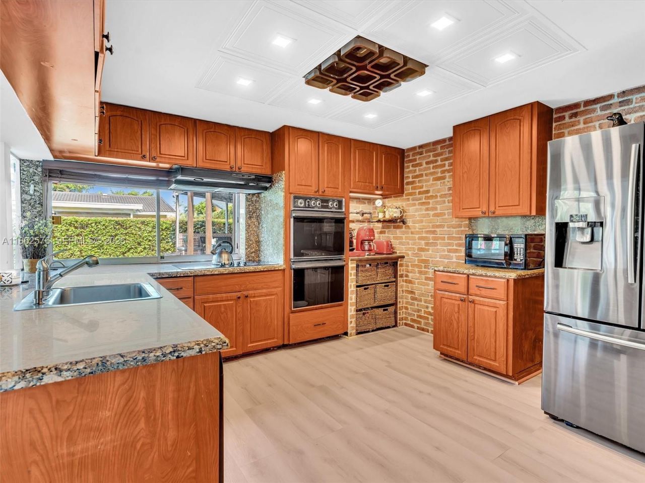 20350 Highland Lakes Blvd, Miami, FL 33179 Photo