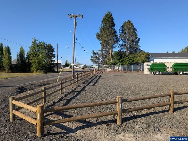 7495 Perrydale Rd, Amity, OR 97101