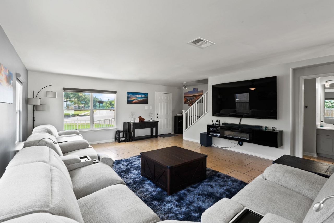 1160 Forest Bluff Trl, Round Rock, TX 78665 Main Photo