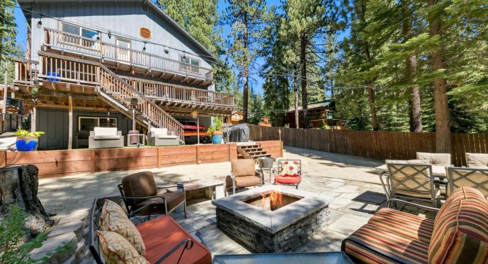 1575 Crystal Air Drive, South Lake Tahoe, CA 96150 Photo