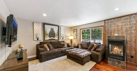 1575 Crystal Air Drive, South Lake Tahoe, CA 96150 Photo