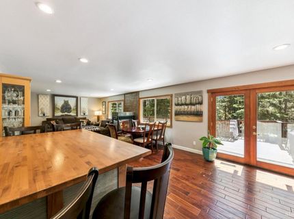 1575 Crystal Air Drive, South Lake Tahoe, CA 96150 Photo