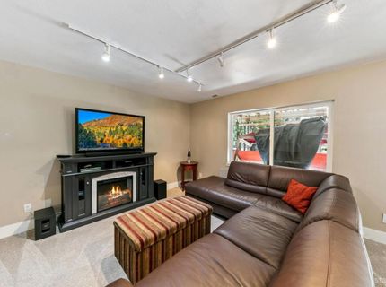 1575 Crystal Air Drive, South Lake Tahoe, CA 96150 Photo