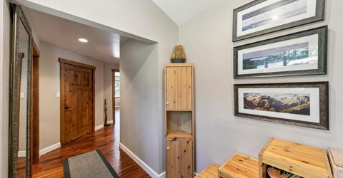 1575 Crystal Air Drive, South Lake Tahoe, CA 96150 Photo