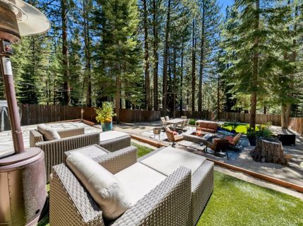 1575 Crystal Air Drive, South Lake Tahoe, CA 96150 Photo
