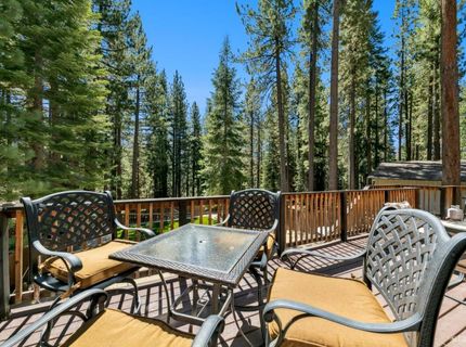1575 Crystal Air Drive, South Lake Tahoe, CA 96150 Photo