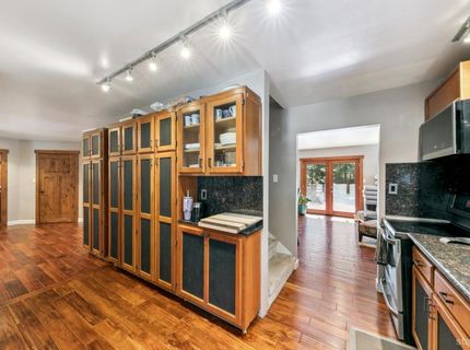 1575 Crystal Air Drive, South Lake Tahoe, CA 96150 Photo