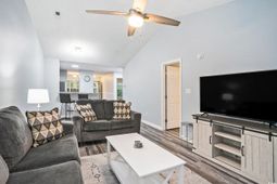 850 Fairway Dr. photo 4