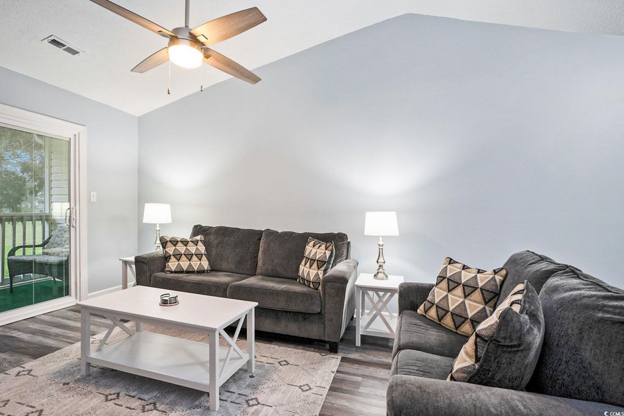 850 Fairway Dr. Photo 5