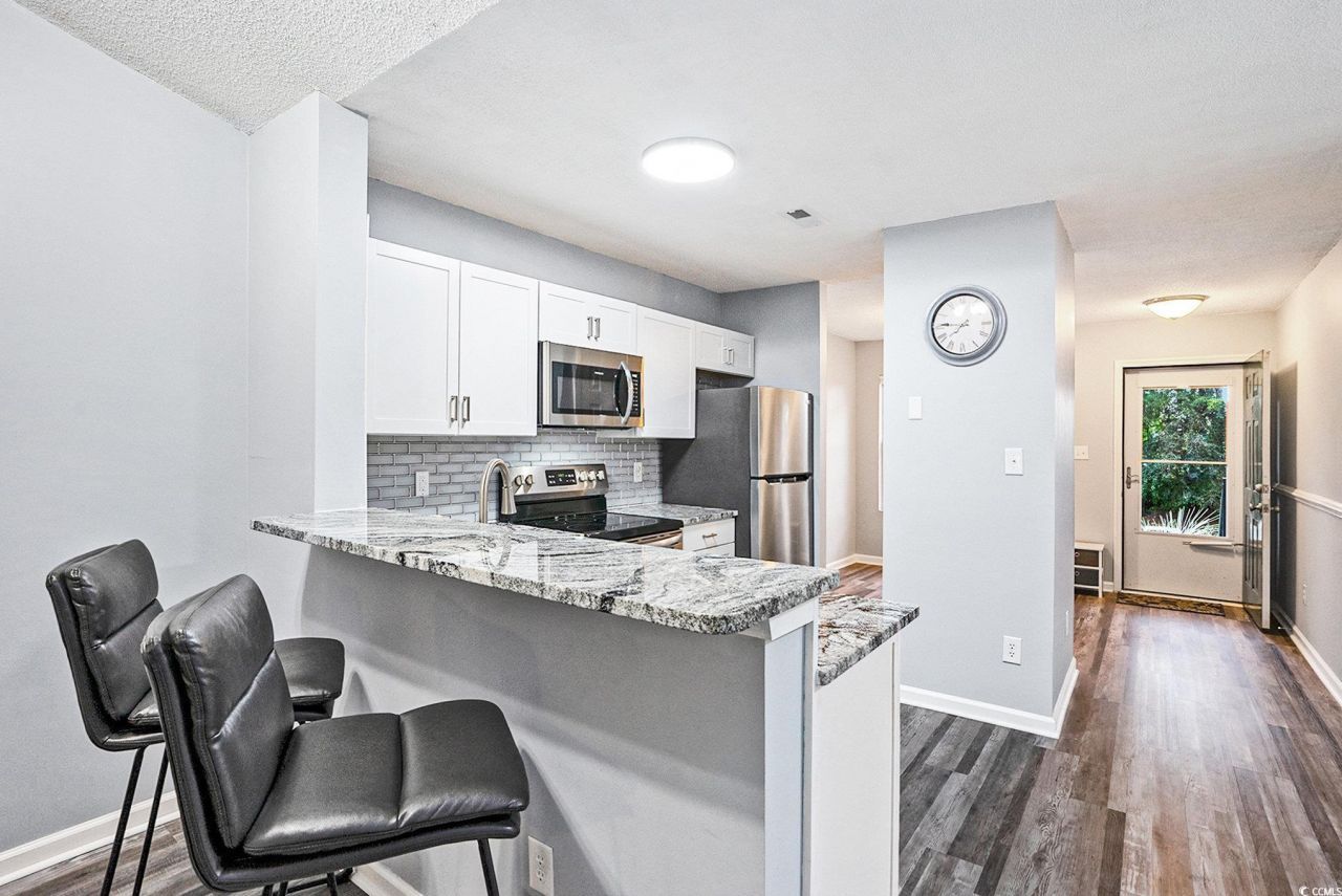 850 Fairway Dr. Photo 8