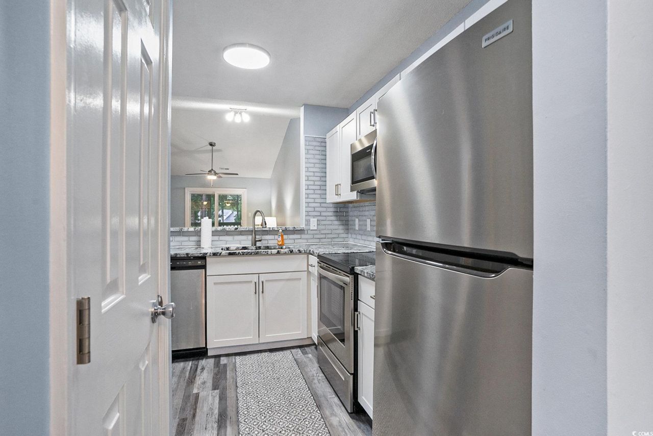 850 Fairway Dr. Photo 9