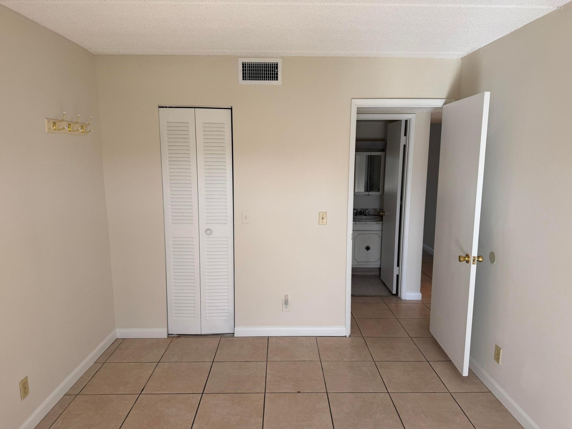 500 Village Green Circle W, Unit 212, Palm Springs, FL 33461 Photo