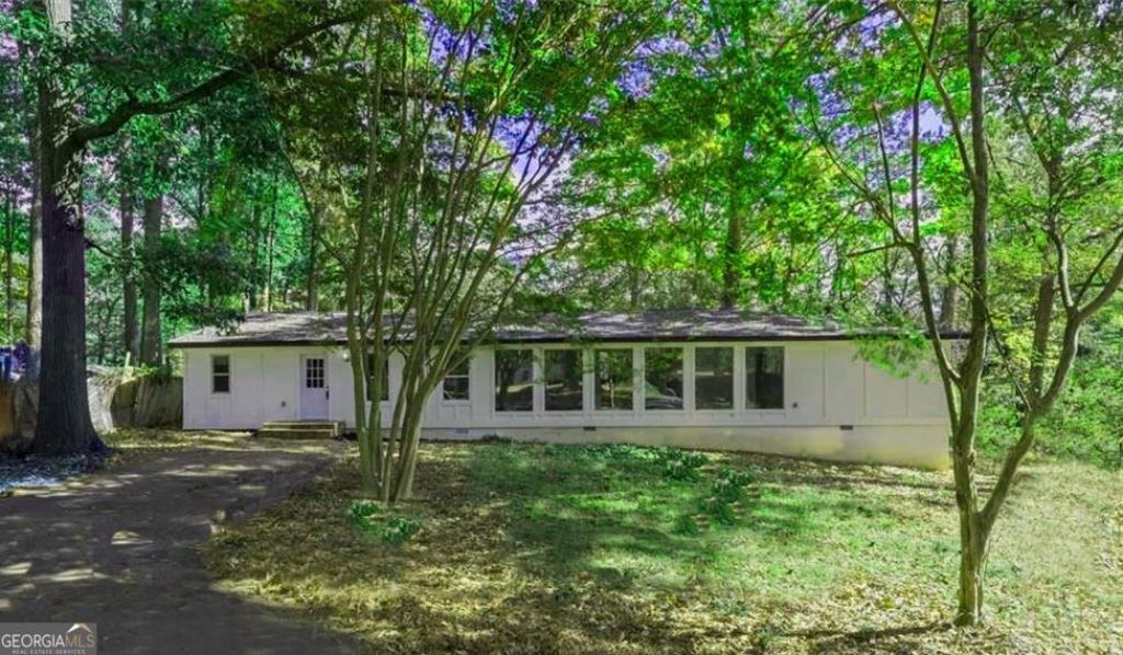5928 Dogwood Drive Se, Acworth, GA 30102 Main Photo