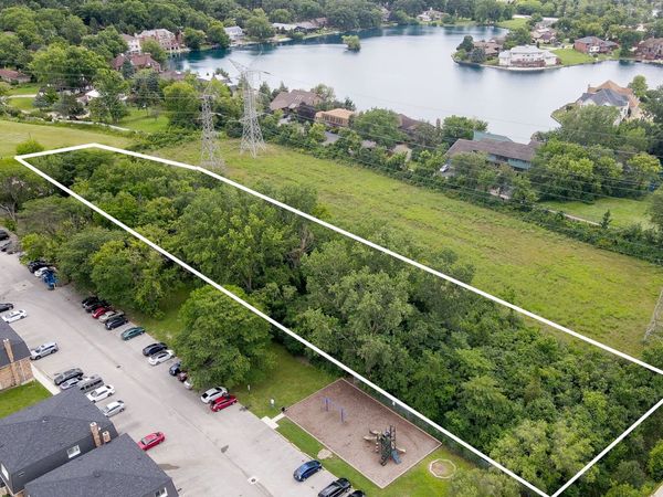 9600 Lyman Avenue, Des Plaines, IL 60016