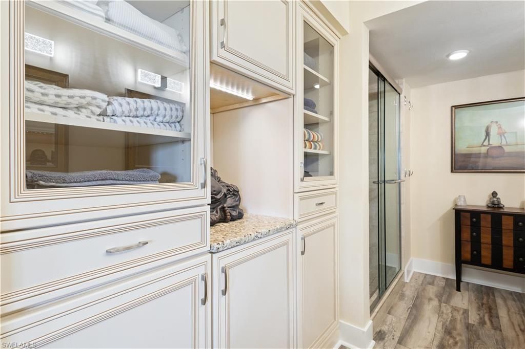 555 Park Shore Dr, Unit B513, Naples, FL 34103 Photo