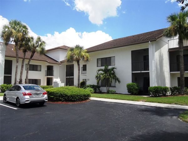 3500 Twin Lakes Terrace, Unit 202, Fort Pierce, FL 34951