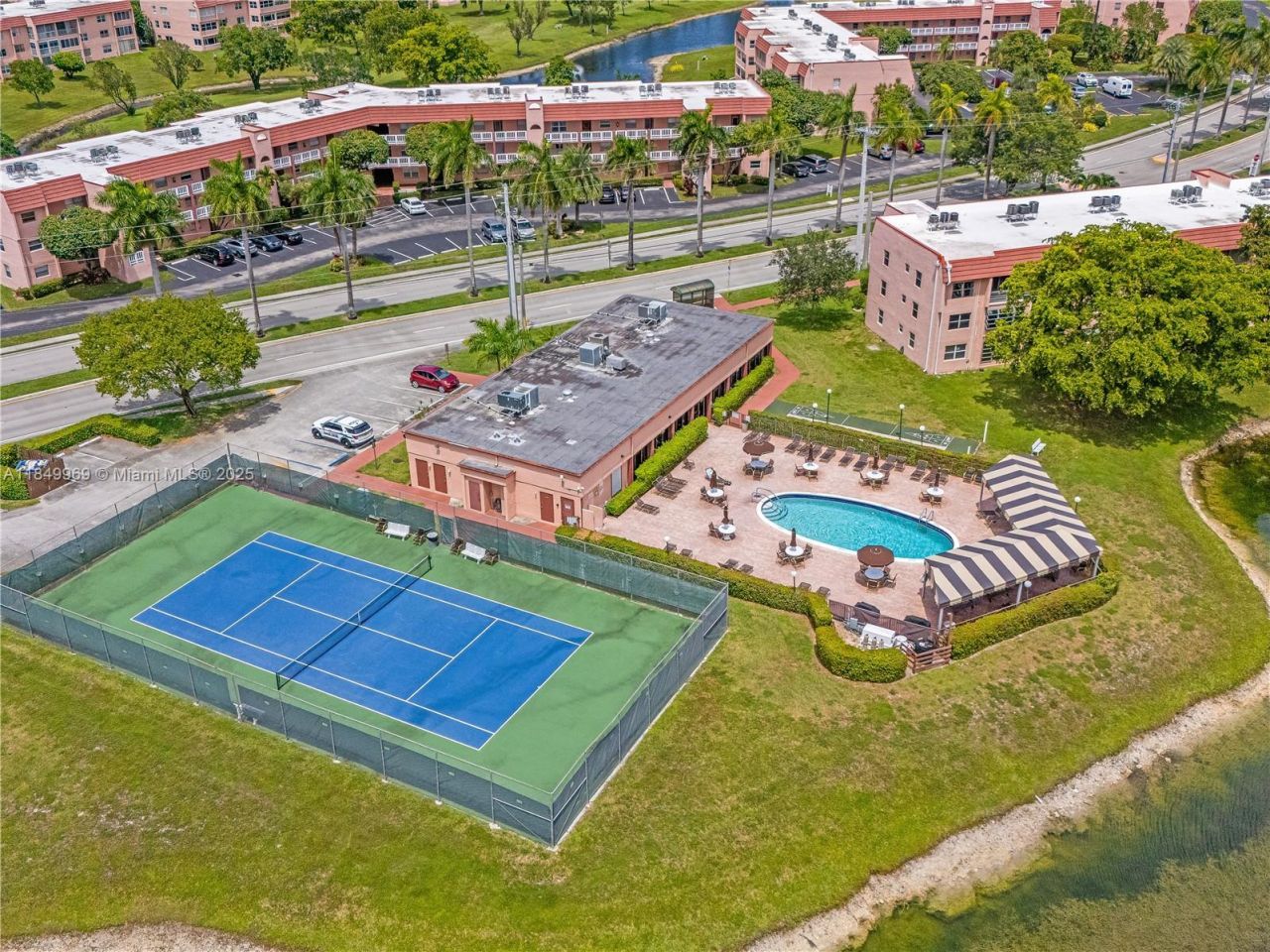 9460 Sunrise Lakes Blvd, Unit 309, Sunrise, FL 33322 Photo