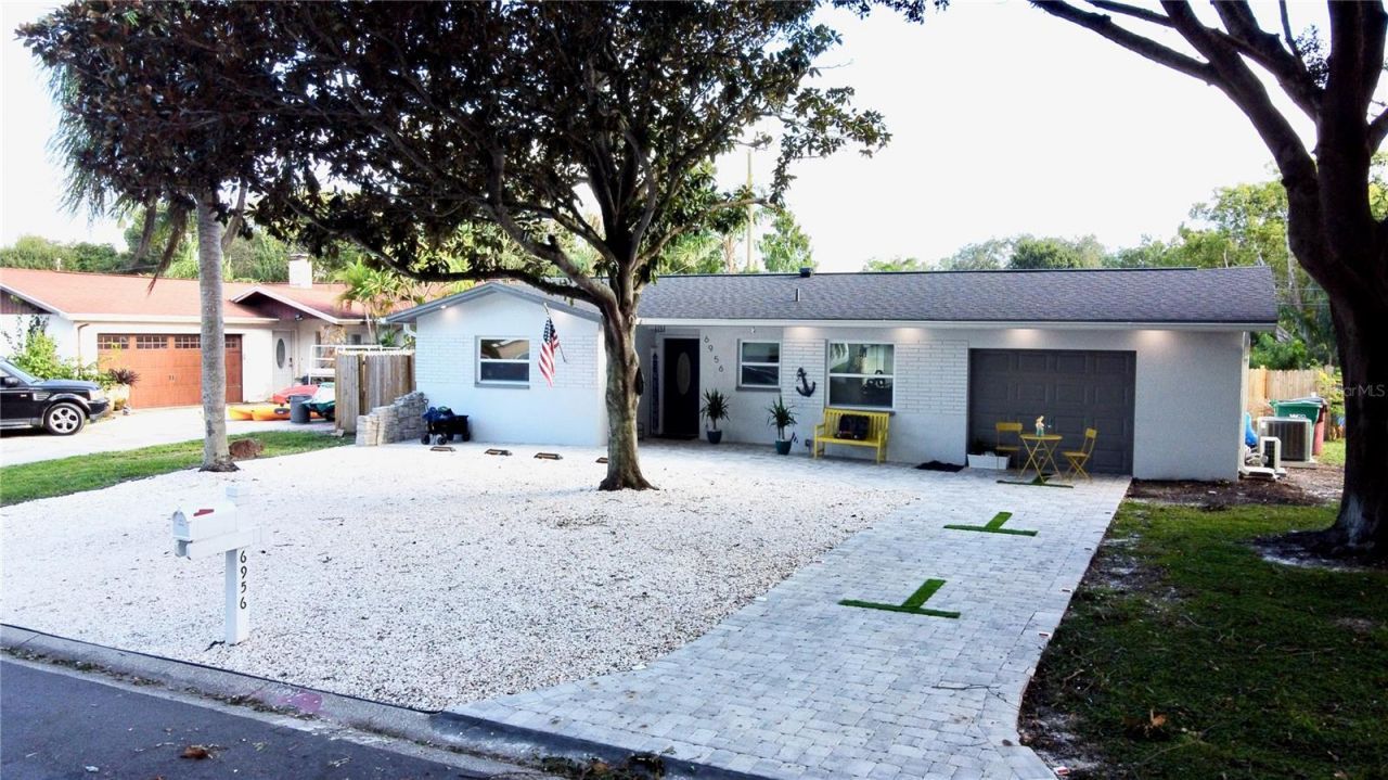 6956 300th Avenue N, Clearwater, FL 33761 Main Photo