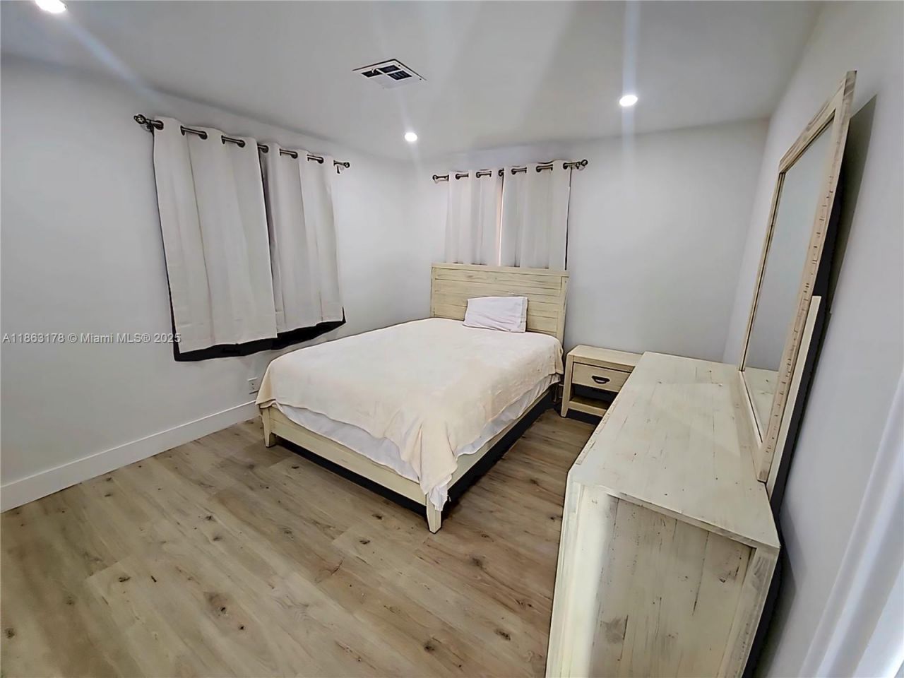 1430 NE 53rd Ct, Fort Lauderdale, FL 33334 Photo