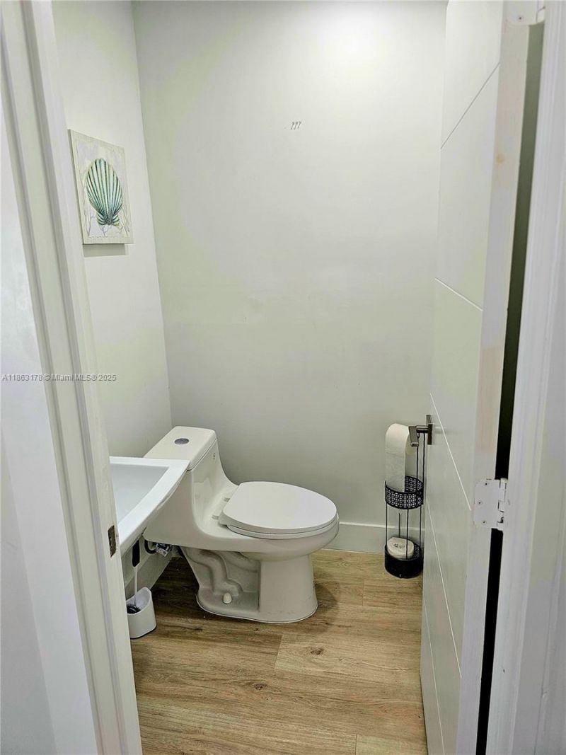 1430 NE 53rd Ct, Fort Lauderdale, FL 33334 Photo