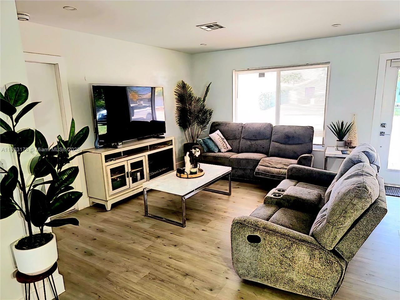 1430 NE 53rd Ct, Fort Lauderdale, FL 33334 Photo