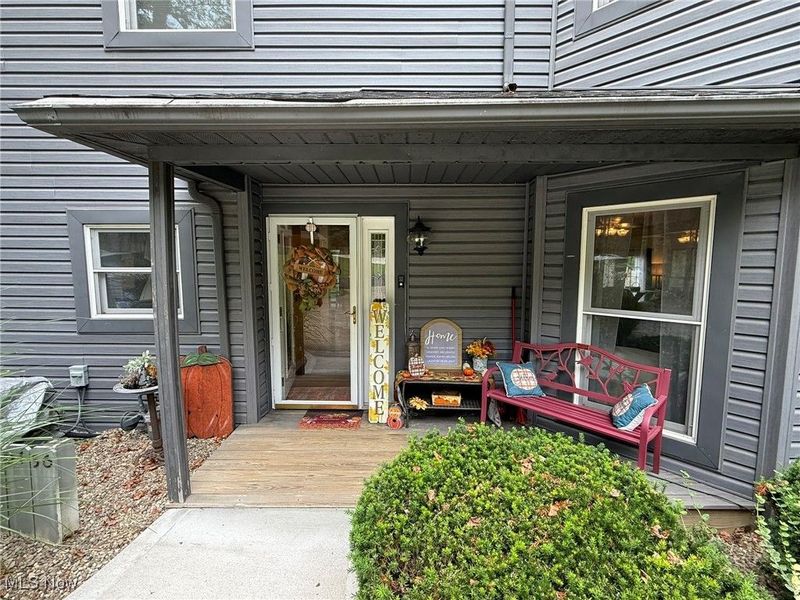 9156 Cherry Lane NE, Mineral City, OH 44656 Photo 2