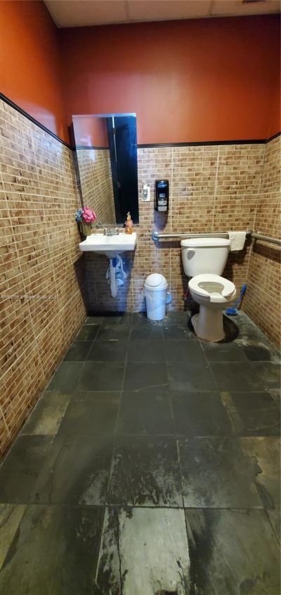 10505 NW 112th Avenue, Medley, FL 33178 Photo