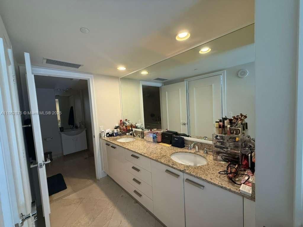 1800 S Ocean Dr, Unit 1909, Hallandale Beach, FL 33009 Photo