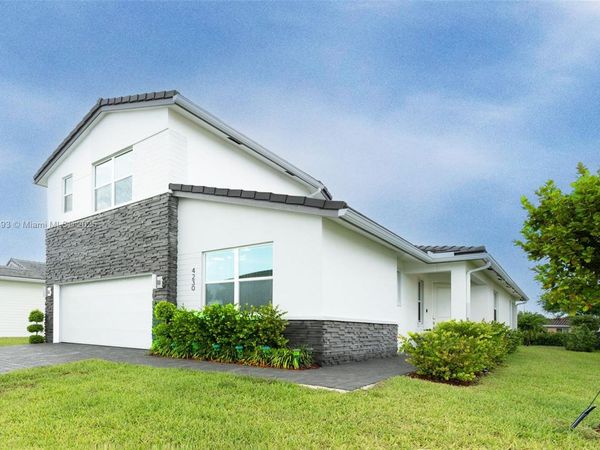 4230 Rosa Dr, Deerfield Beach, FL 33064