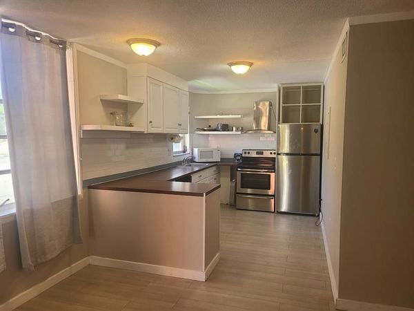 1700 NE 191st St, Unit 100, Miami, FL 33179