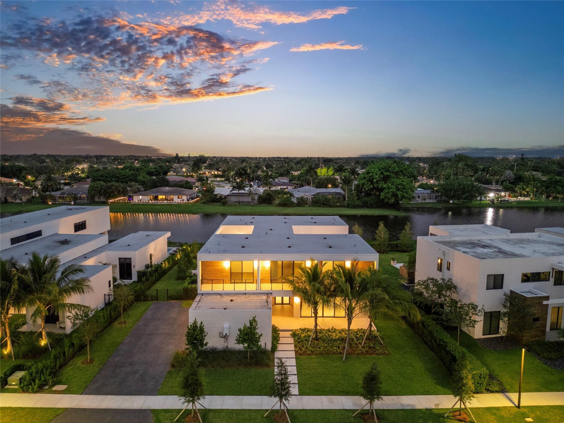 16722 S Botaniko Drive, Weston, FL 33326 Photo