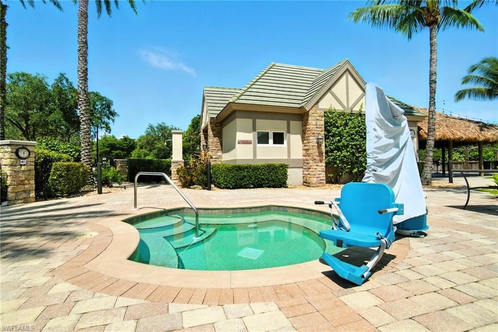 11242 Five Oaks Ln, Naples, FL 34120 Photo