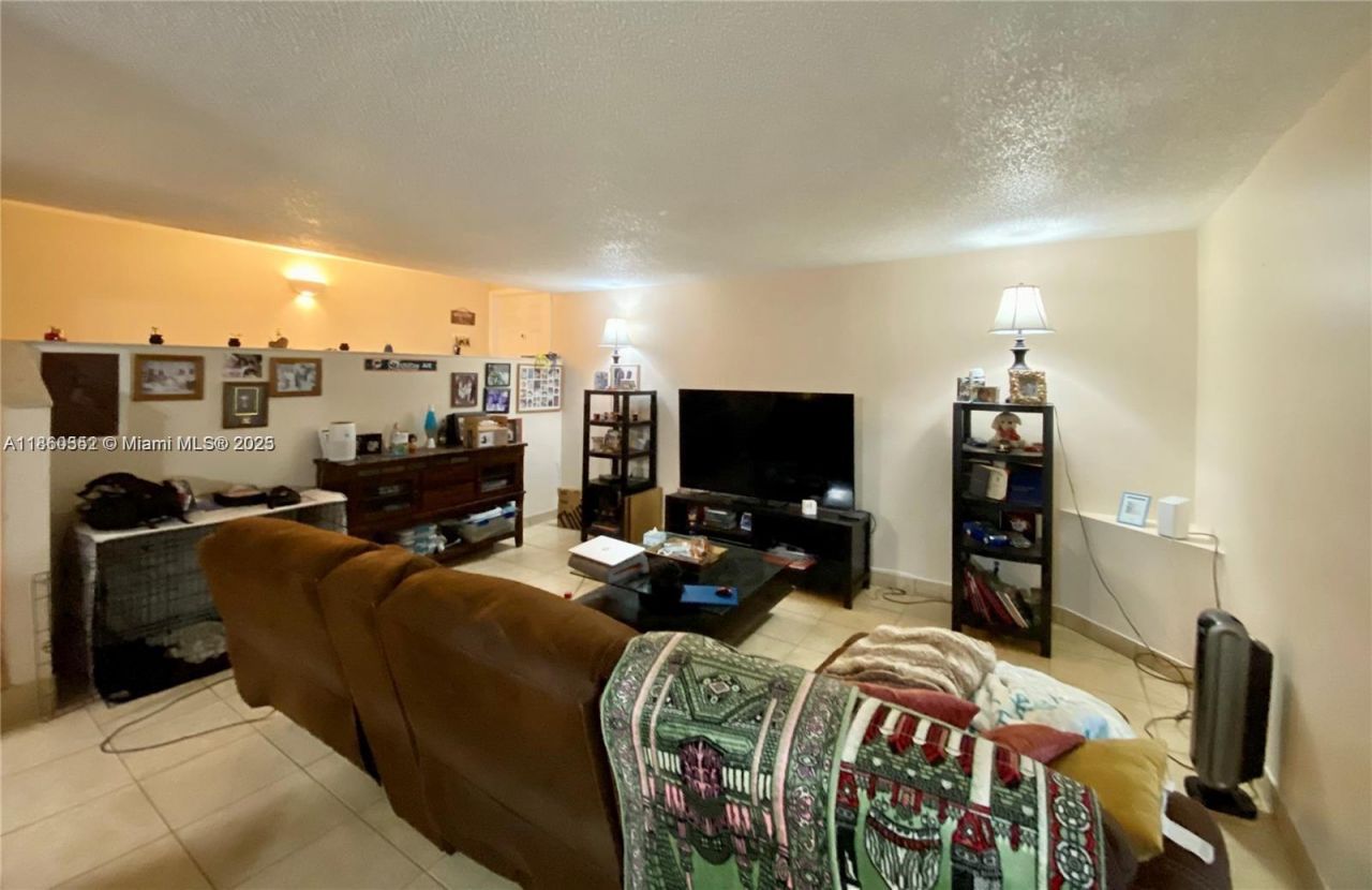 4850 SW 63rd Ter, Unit 114, Davie, FL 33314 Photo