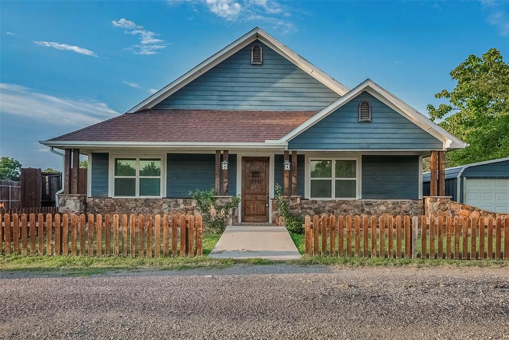 302 N Front Street, Savoy, TX 75479 Main Photo