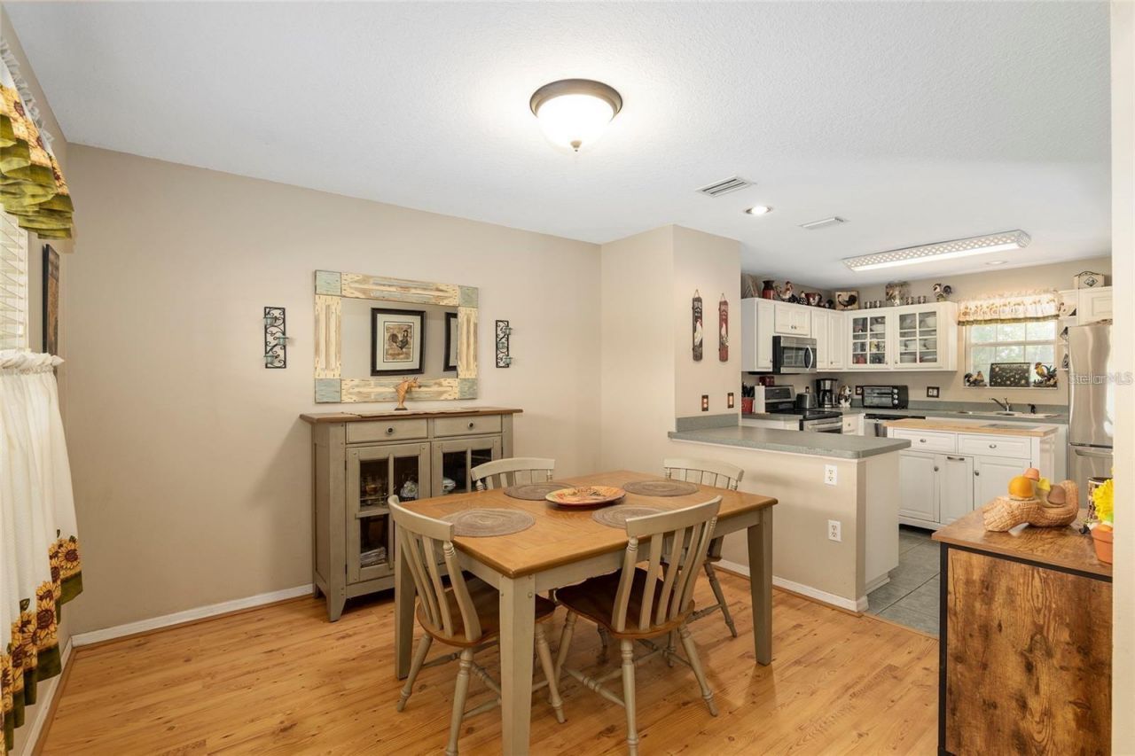 20530 SW 5th Place, Dunnellon, FL 34431 Photo