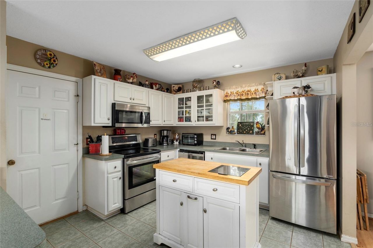 20530 SW 5th Place, Dunnellon, FL 34431 Photo