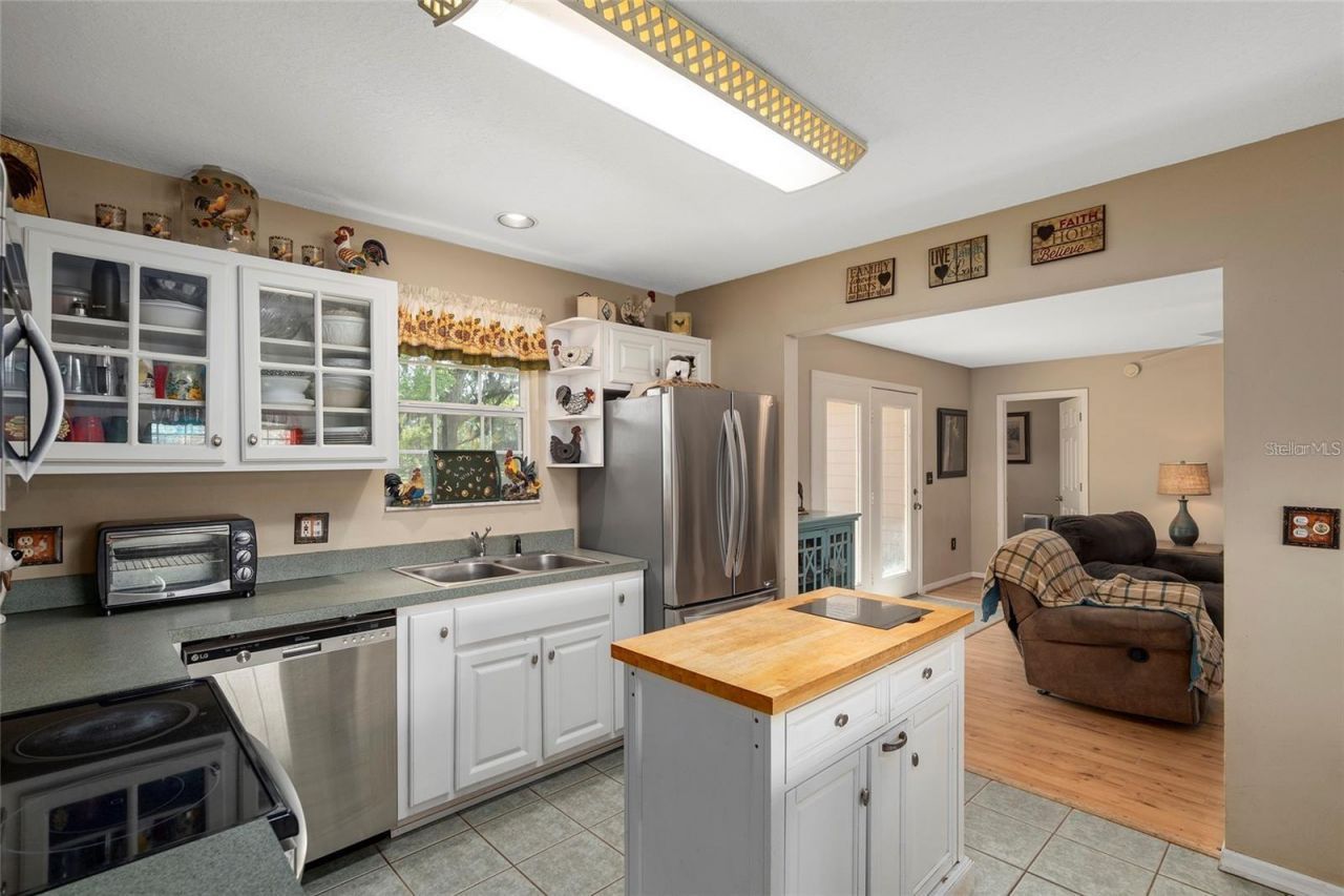 20530 SW 5th Place, Dunnellon, FL 34431 Photo