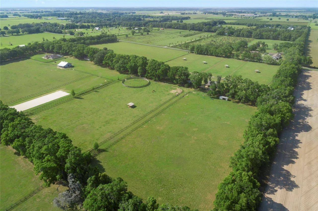 20530 SW 5th Place, Dunnellon, FL 34431 Photo