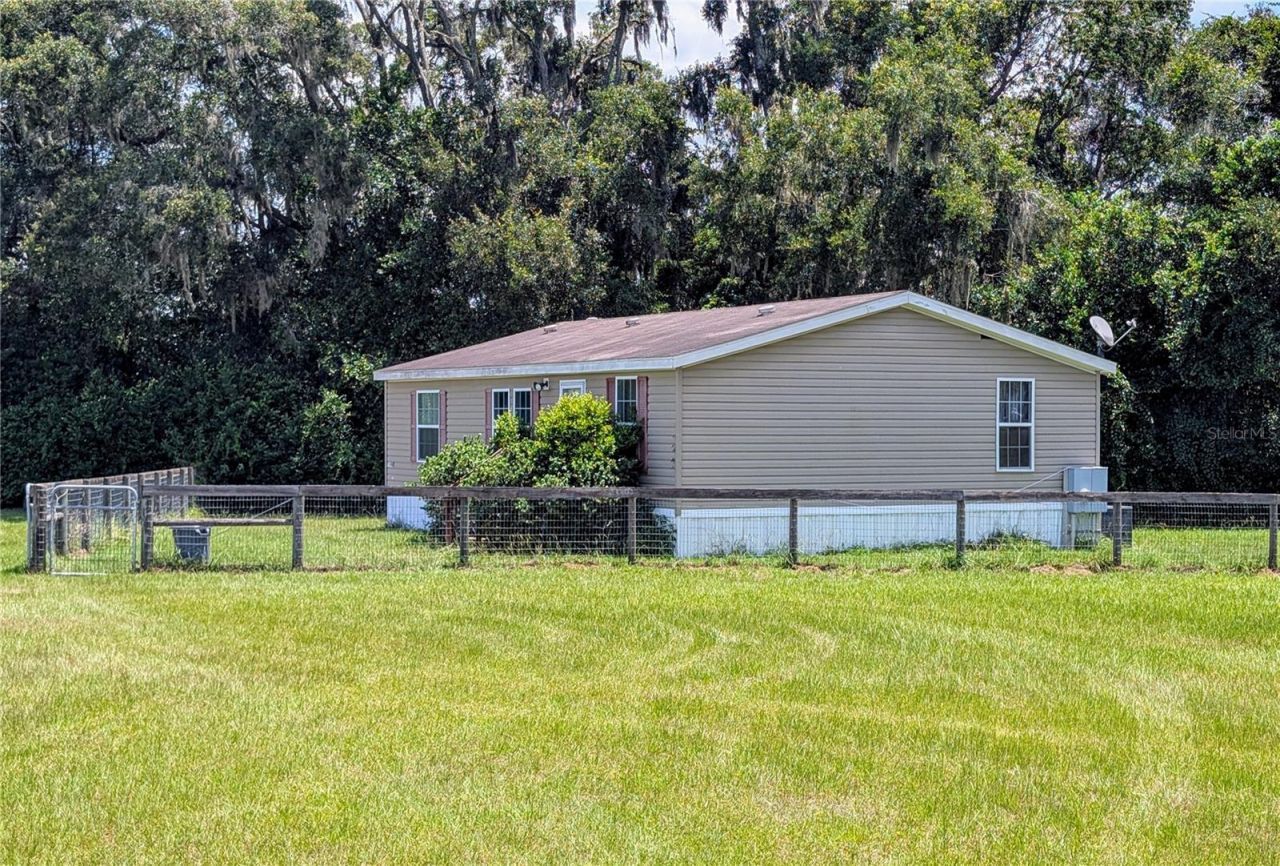 20530 SW 5th Place, Dunnellon, FL 34431 Photo