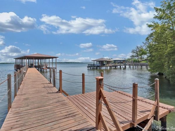 5617 S Lakeshore Drive, Shreveport, LA 71119