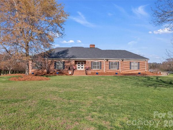 2207 Peninsula Avenue, Shelby, NC 28150