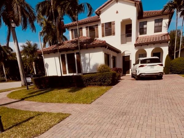 3909 NW 82nd Drive, Cooper City, FL 33024