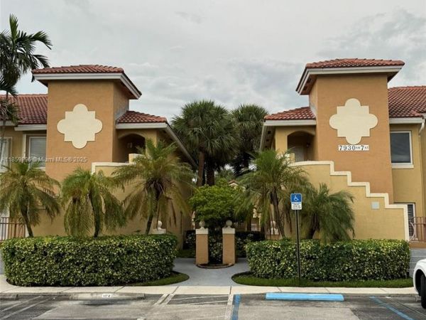 Unit 103, Pembroke Pines, FL 33024