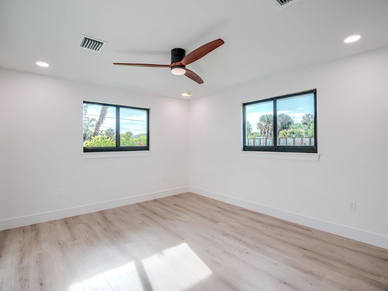 658 Donax St, Sanibel, FL 33957 Photo