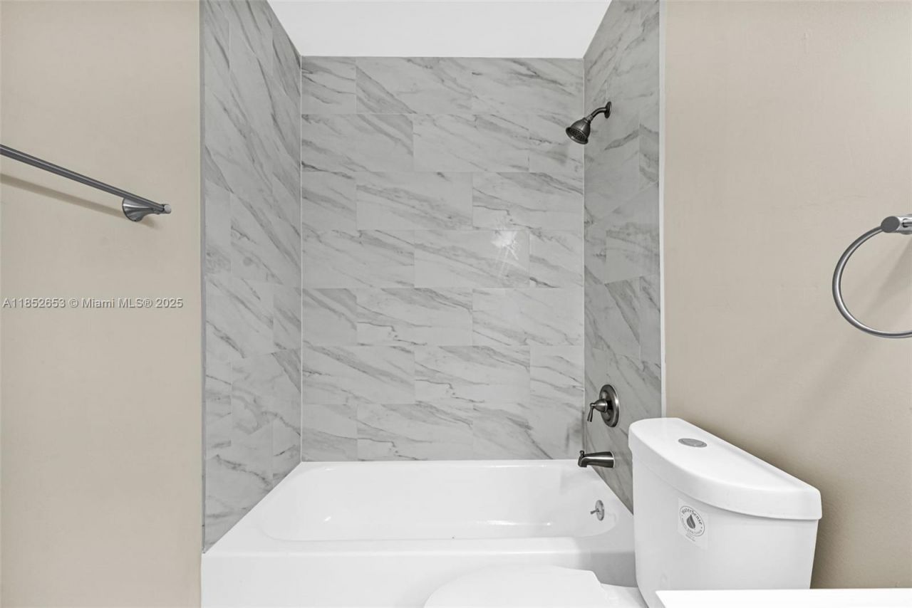 15655 SW 82nd Cir Ln, Unit 5-12, Miami, FL 33193 Photo