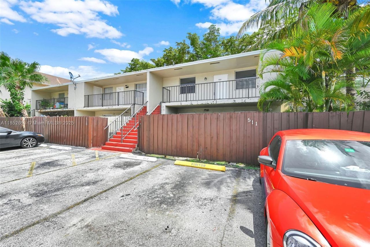 15655 SW 82nd Cir Ln, Unit 5-12, Miami, FL 33193 Photo