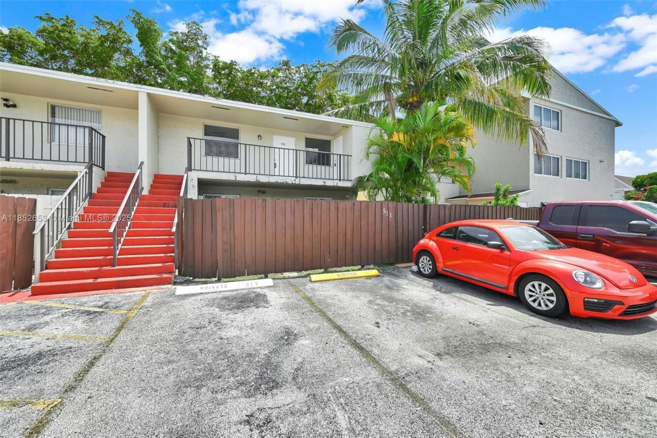 15655 SW 82nd Cir Ln, Unit 5-12, Miami, FL 33193 Photo