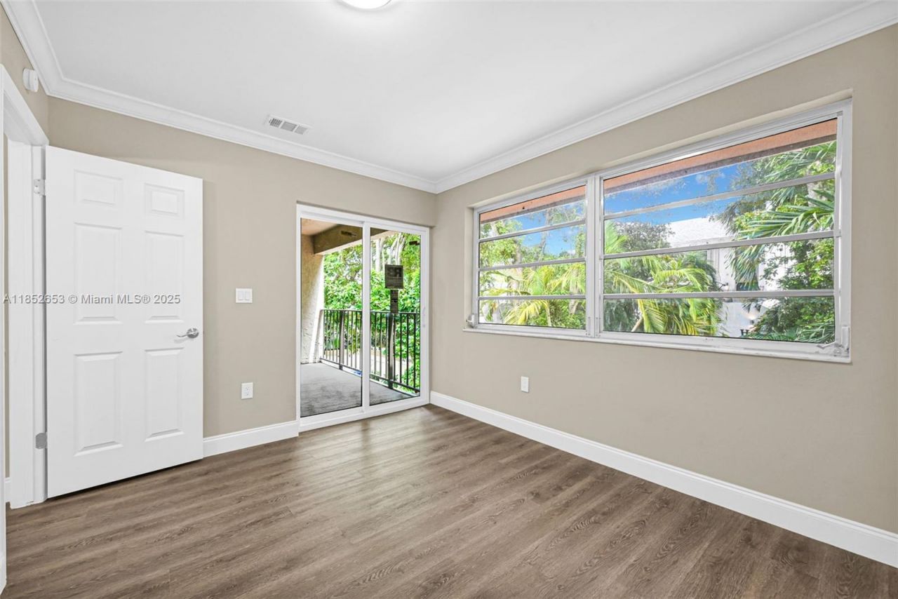 15655 SW 82nd Cir Ln, Unit 5-12, Miami, FL 33193 Photo