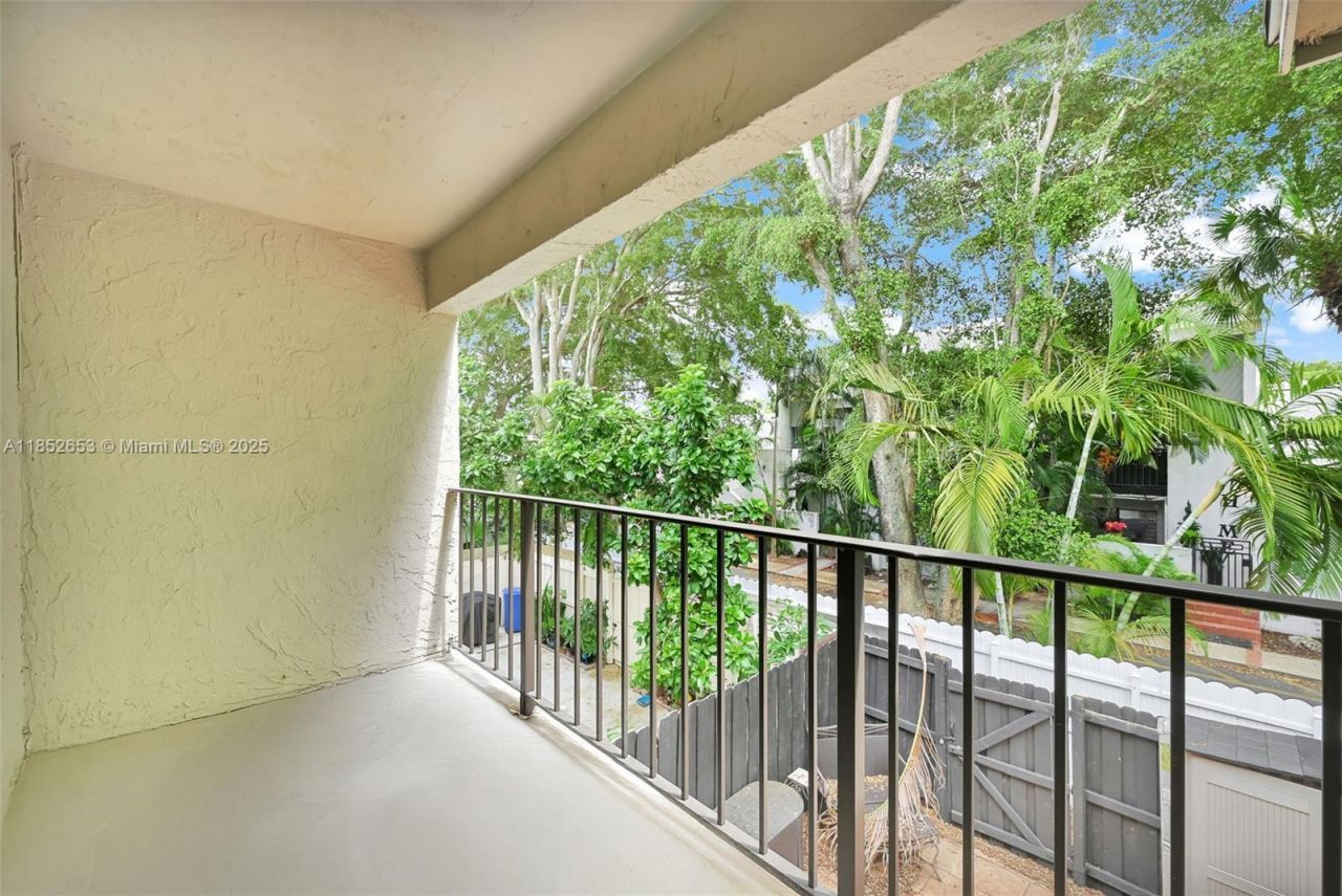 15655 SW 82nd Cir Ln, Unit 5-12, Miami, FL 33193 Photo