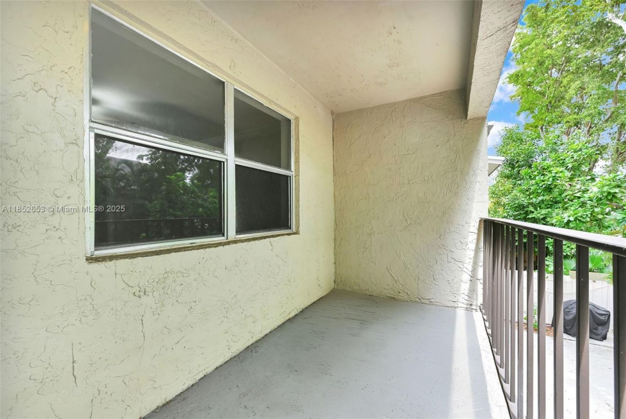 15655 SW 82nd Cir Ln, Unit 5-12, Miami, FL 33193 Photo